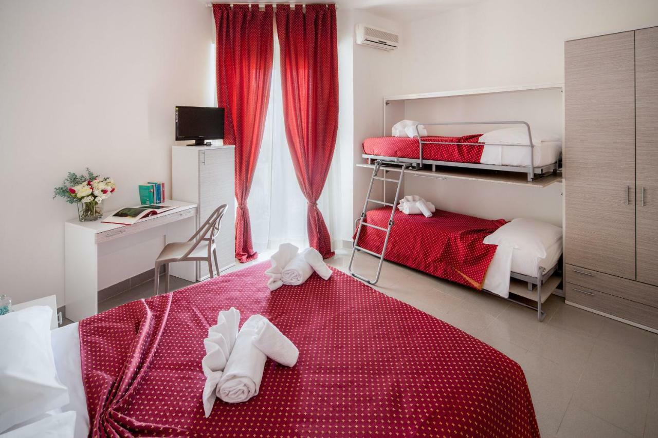 Hotel Villa Teresa Loano Bagian luar foto